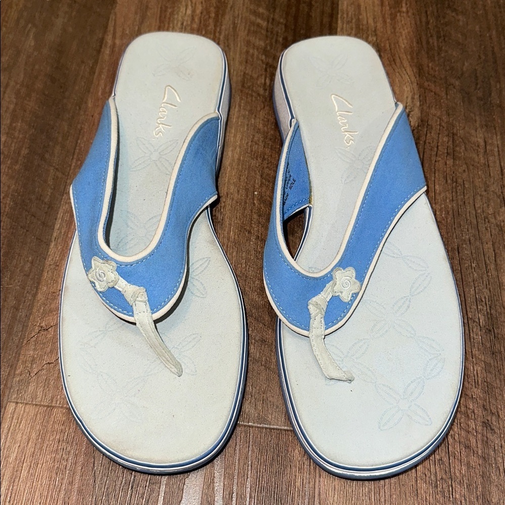 Vintage 2004 Women’s Clarks flip flops 70394 size 11